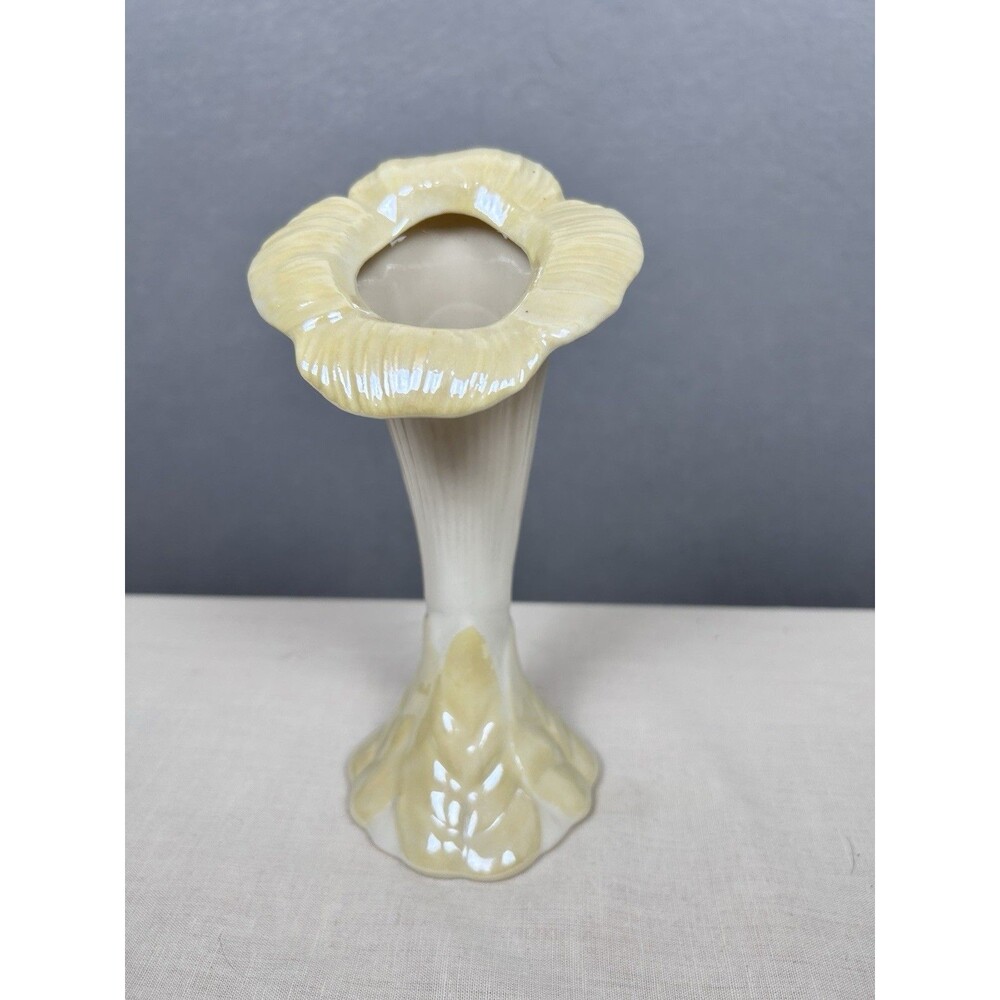 BELLEEK POTTERY 7 1/2 INCH SUNFLOWER VASE IVORY & YELLOW GOLD MARK 1965-80